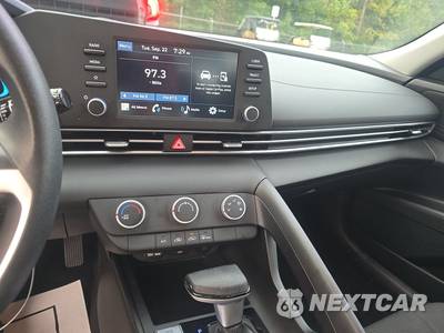 2026 Hyundai Elantra SE - zdjęcie 11 z 27 - miniatura
