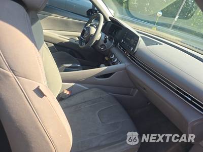 2026 Hyundai Elantra SE - zdjęcie 8 z 35 - miniatura