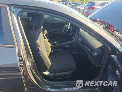 2025 Hyundai Elantra SE - zdjęcie 8 z 29 - miniatura