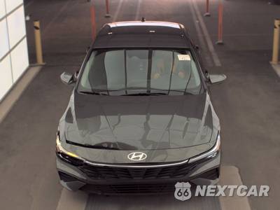 2025 Hyundai Elantra SE - zdjęcie 2 z 29 - miniatura