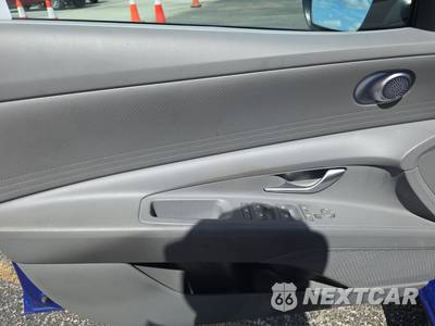 2025 Hyundai Elantra SE - zdjęcie 9 z 27 - miniatura