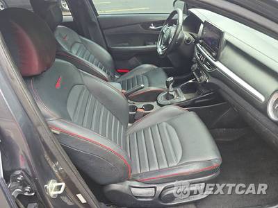 2023 Kia Forte GT - zdjęcie 8 z 32 - miniatura
