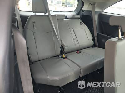 2025 Toyota Sienna XSE 7-Passenger - zdjęcie 14 z 24 - miniatura
