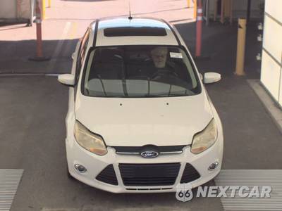 2014 Ford Focus SE Hatchback - zdjęcie 2 z 46 - miniatura