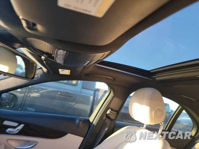 2018 Mercedes-Benz C 300 Sedan - zdjęcie 17 z 30 - miniatura