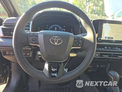 2026 Toyota Camry SE - zdjęcie 10 z 19 - miniatura