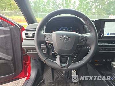 2026 Toyota Camry SE - zdjęcie 10 z 42 - miniatura