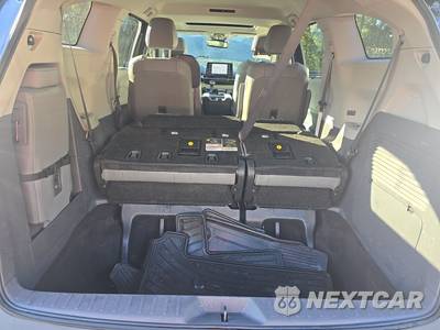 2023 Toyota Sienna XLE 8-Passenger 120.5" WB - zdjęcie 17 z 26 - miniatura