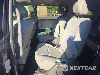 2023 Toyota Sienna XLE 8-Passenger 120.5" WB - zdjęcie 13 z 26 - miniatura