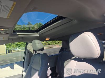 2023 Toyota Sienna XLE 8-Passenger 120.5" WB - zdjęcie 18 z 26 - miniatura