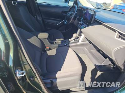 2024 Toyota Corolla Cross LE - zdjęcie 8 z 24 - miniatura