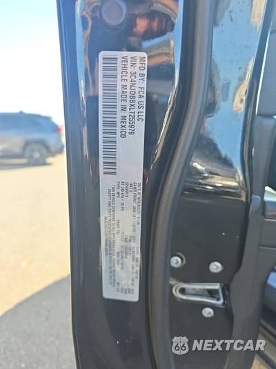 2020 Jeep Compass Latitude w/Sun & Safety Pkg - zdjęcie 11 z 17 - miniatura