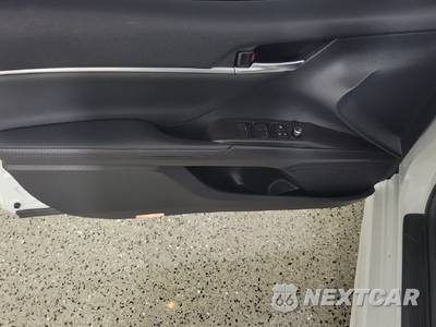 2022 Toyota Camry Hybrid XSE - zdjęcie 21 z 35 - miniatura