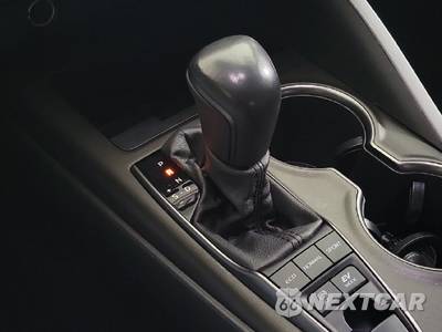 2022 Toyota Camry Hybrid XSE - zdjęcie 32 z 35 - miniatura