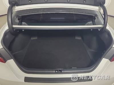 2022 Toyota Camry Hybrid XSE - zdjęcie 8 z 35 - miniatura