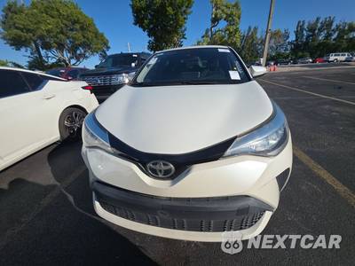 2020 Toyota C-HR LE - zdjęcie 2 z 24 - miniatura