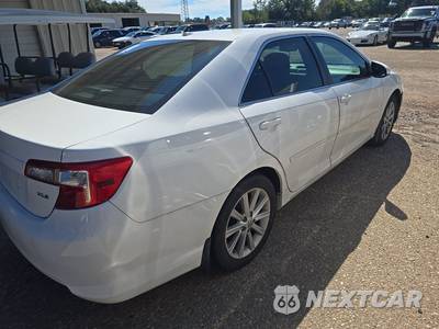 2014 Toyota Camry XLE - zdjęcie 4 z 17 - miniatura