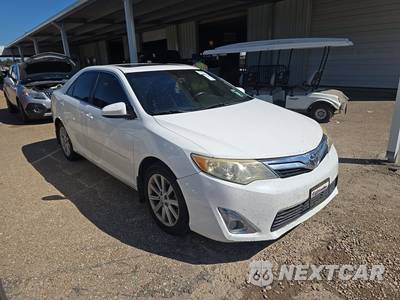 2014 Toyota Camry XLE - zdjęcie 3 z 17 - miniatura