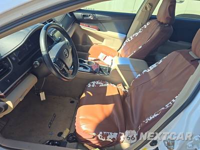 2014 Toyota Camry XLE - zdjęcie 7 z 17 - miniatura