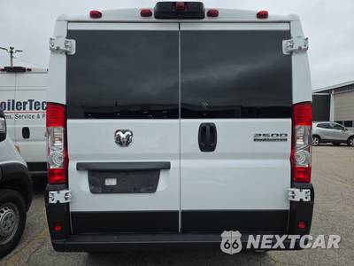 2025 Ram ProMaster 2500 Cargo Van Tradesman w/Passenger Seat Low Roof 136.0" WB - zdjęcie 5 z 19 - miniatura