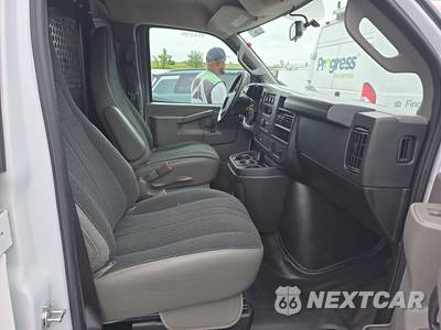2025 GMC Savana 2500 Cargo Van 1WT 135.0" WB - zdjęcie 8 z 19 - miniatura