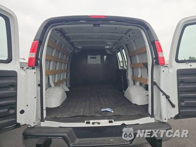 2025 Chevrolet Express 2500 Cargo Van 1WT 135.0" WB - zdjęcie 16 z 40 - miniatura