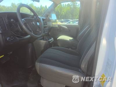 2025 GMC Savana 2500 Cargo Van 1WT 135.0" WB - zdjęcie 7 z 18 - miniatura