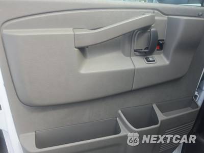 2025 Chevrolet Express 2500 Cargo Van 1WT 135.0" WB - zdjęcie 9 z 23 - miniatura