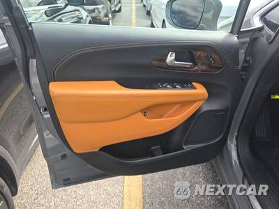 2021 Chrysler Pacifica Hybrid Pinnacle 121.6" WB - zdjęcie 9 z 34 - miniatura