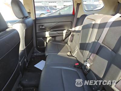 2017 Mitsubishi Outlander GT - zdjęcie 13 z 31 - miniatura