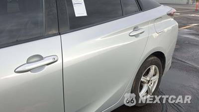 2016 Toyota Prius Four - zdjęcie 42 z 44 - miniatura