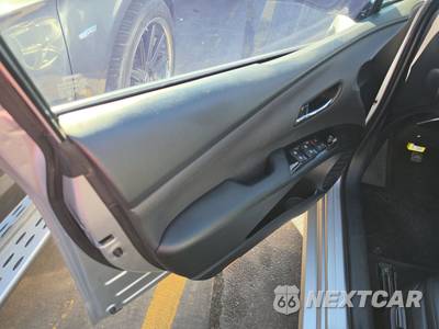 2016 Toyota Prius Four - zdjęcie 9 z 44 - miniatura