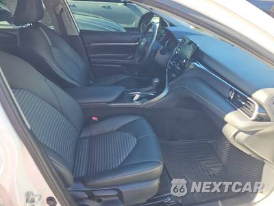 2024 Toyota Camry SE - zdjęcie 8 z 38 - miniatura