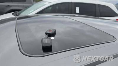 2026 Toyota Camry SE - zdjęcie 24 z 29 - miniatura