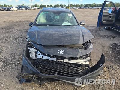 2026 Toyota Camry LE - zdjęcie 2 z 17 - miniatura