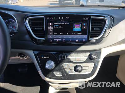2023 Chrysler Pacifica Touring L 121.6" WB - zdjęcie 11 z 31 - miniatura