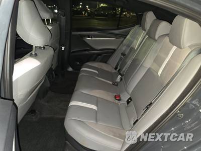 2026 Toyota Camry SE - zdjęcie 13 z 38 - miniatura