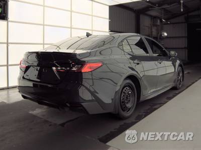 2026 Toyota Camry SE - zdjęcie 4 z 38 - miniatura