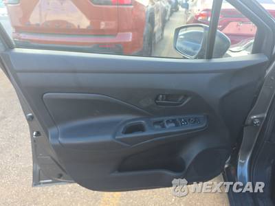 2025 Nissan Versa S - zdjęcie 9 z 31 - miniatura