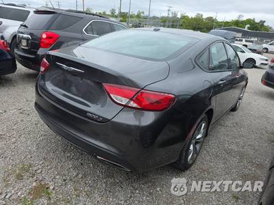 2015 Chrysler 200S - zdjęcie 4 z 32 - miniatura