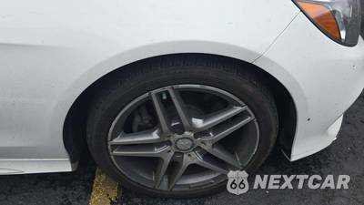 2015 Mercedes-Benz E 350 4MATIC Sedan - zdjęcie 24 z 27 - miniatura