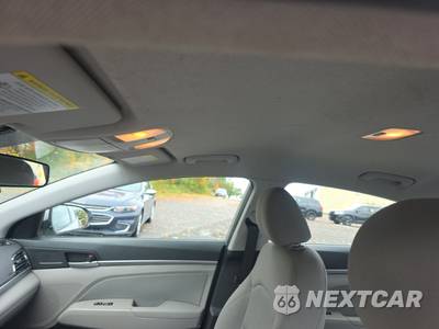 2018 Hyundai Elantra SEL Sedan - zdjęcie 17 z 37 - miniatura