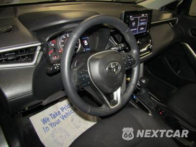 2022 Toyota Corolla Cross LE - zdjęcie 9 z 21 - miniatura