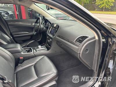 2022 Chrysler 300 Touring L - zdjęcie 17 z 33 - miniatura