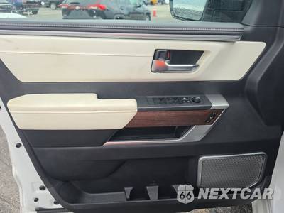 2022 Toyota Tundra Hybrid Capstone Crew Cab Short Bed - zdjęcie 9 z 22 - miniatura