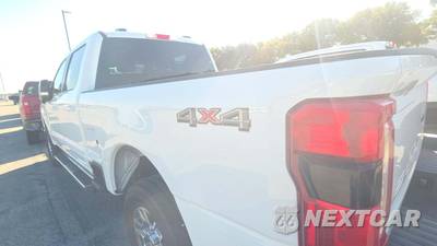 2025 Ford Super Duty F-250 Lariat Crew Cab Medium Bed - zdjęcie 23 z 23 - miniatura
