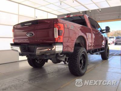 2017 Ford Super Duty F-250 Lariat Crew Cab Medium Bed - zdjęcie 4 z 19 - miniatura