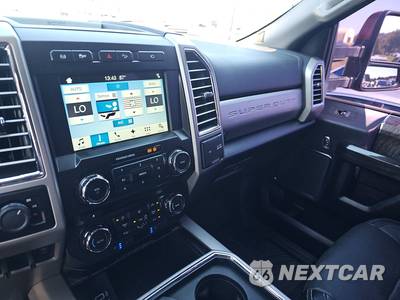 2017 Ford Super Duty F-250 Lariat Crew Cab Medium Bed - zdjęcie 11 z 19 - miniatura