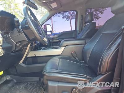 2017 Ford Super Duty F-250 Lariat Crew Cab Medium Bed - zdjęcie 7 z 19 - miniatura