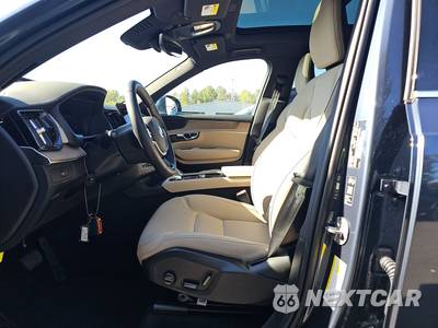 2026 Volvo XC90 B6 Plus 7-Passenger - zdjęcie 7 z 26 - miniatura
